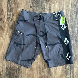 Volcom Men's Charcoal and Black Board Shorts